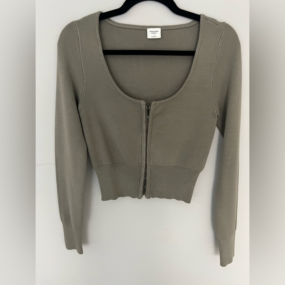 Abercrombie & Fitch Hook and Eye Slim Cardigan